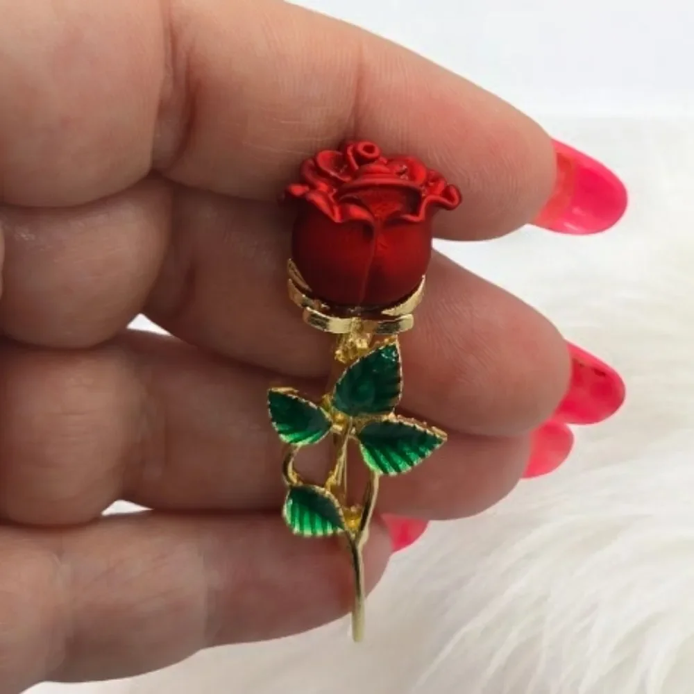 Elegant Red Rose Brooch 3D Gold Pin Romantic Love Girlfriend Wife Gift Timeless